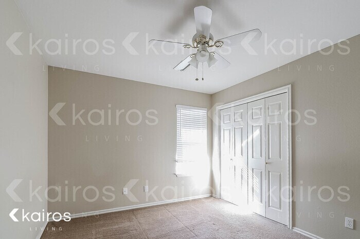 Building Photo - 1320 SW 121st Pl