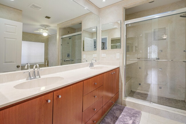 Building Photo - 11570 Briarwood Cir