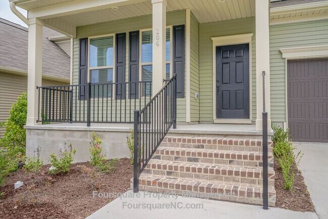 Building Photo - Spacious Single-Family Home with 1st Floor Office, Loft & Fenced Backyard , Includes Washer/Dryer