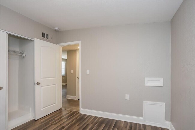 Building Photo - 1960 Cecil St