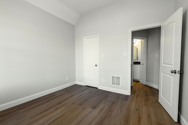 Building Photo - 1814 Morning Glory