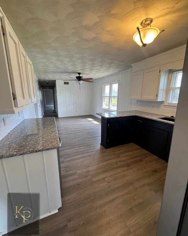 Building Photo - 2230 Independence Rd