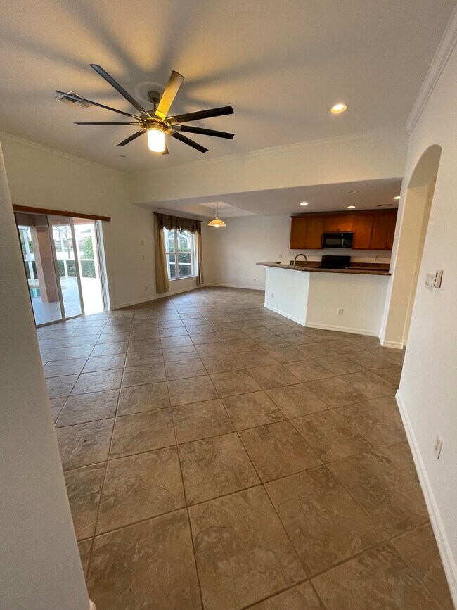Building Photo - 9324 La Bianco St