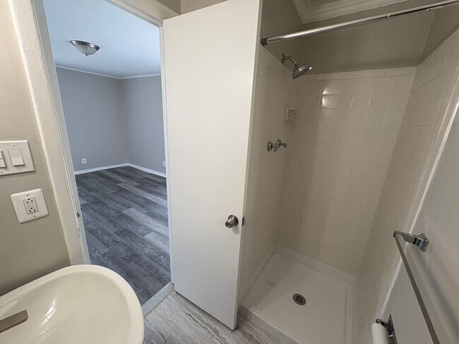 Building Photo - Spacious 3-Bedroom Apartment in Bladensbur...
