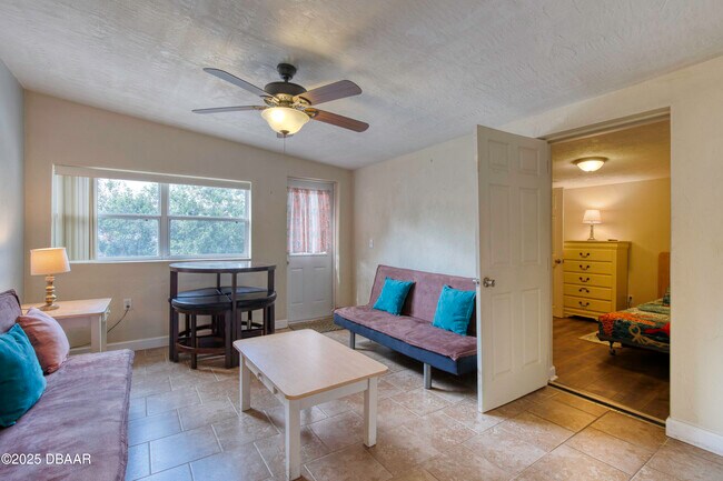 Building Photo - 114 Lynnhurst Dr