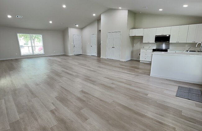 Building Photo - 4348 Spindletree Ln
