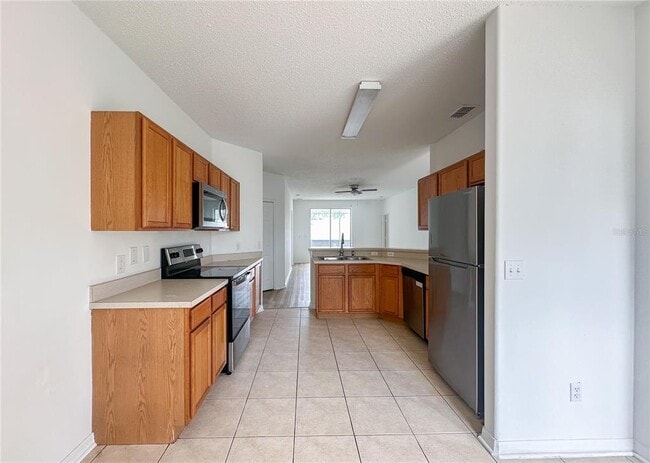 Building Photo - 402 Sunset View Dr