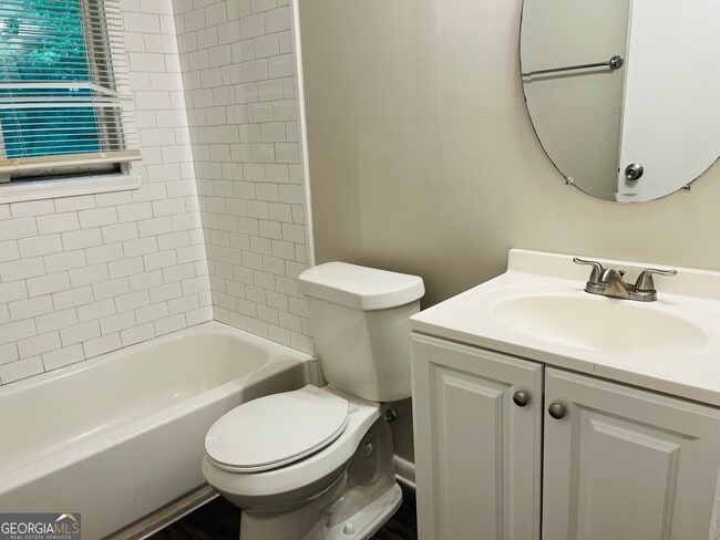 Building Photo - 6100 E Fayetteville Dr