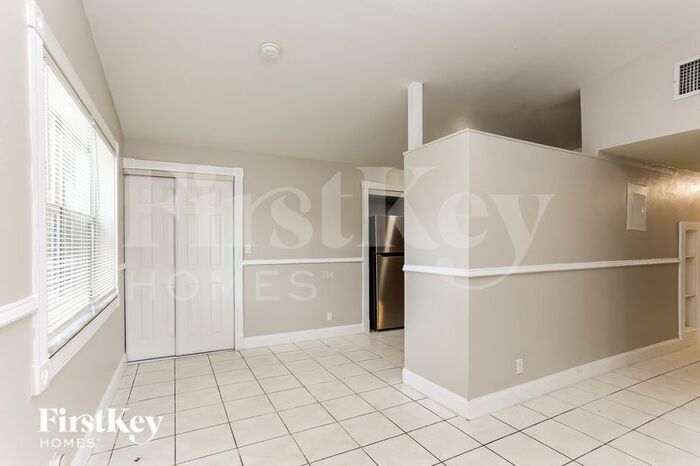 Building Photo - 1290 SW 28th Ave