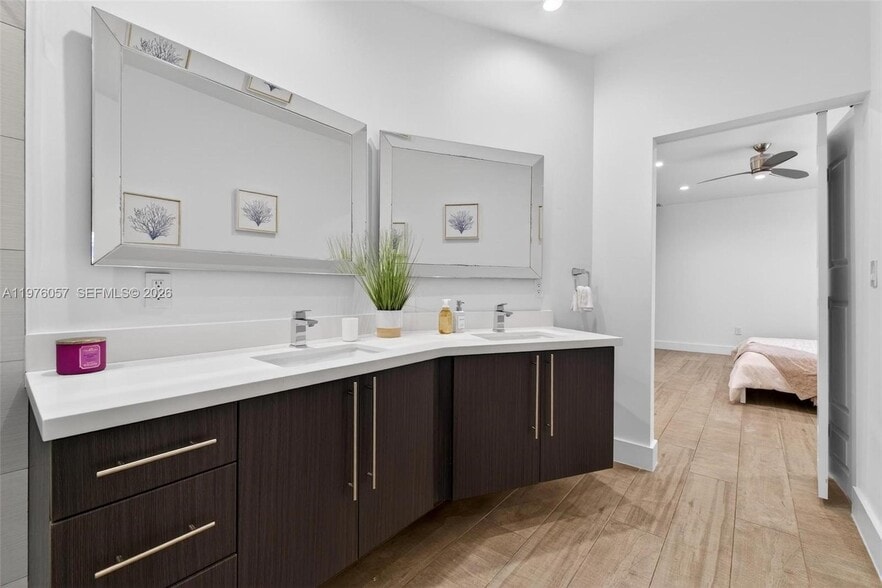 Building Photo - 3231 Salzedo St