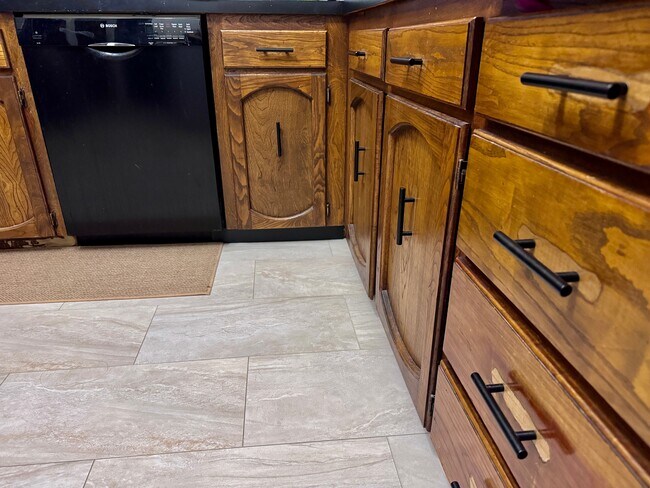 Building Photo - 15820 SE Harold Ave