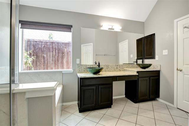 Building Photo - 9709 Lovers Ln