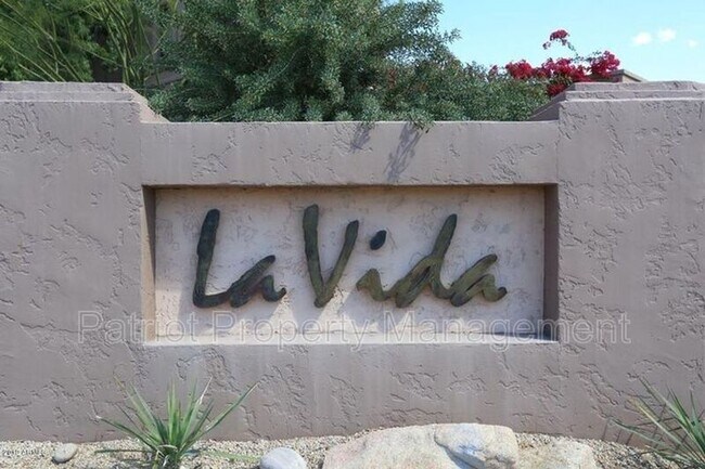 Building Photo - 8602 E Vista Del Lago