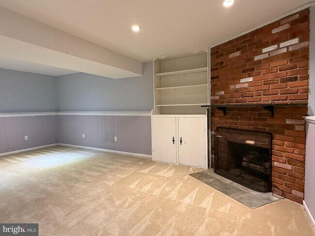 Building Photo - 9613 Ashbourn Dr