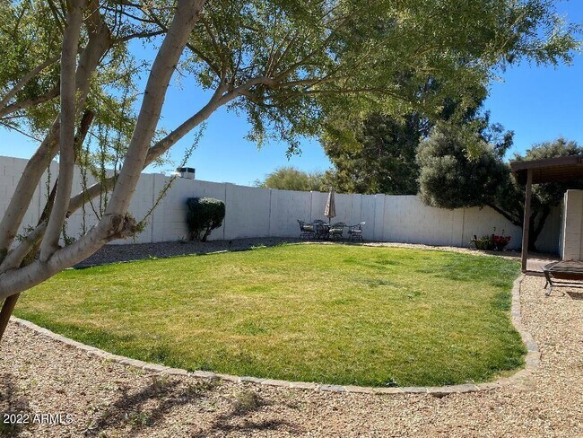 Building Photo - 3909 E Shaw Butte Dr