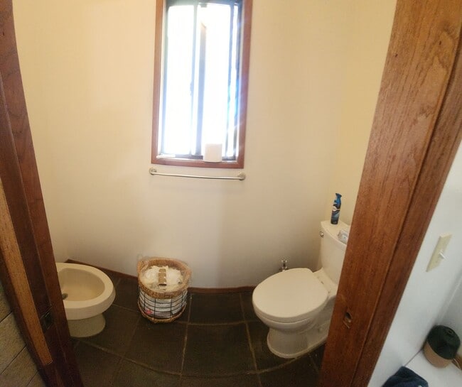 Building Photo - Bigger than average home in SLO! Lots of space!