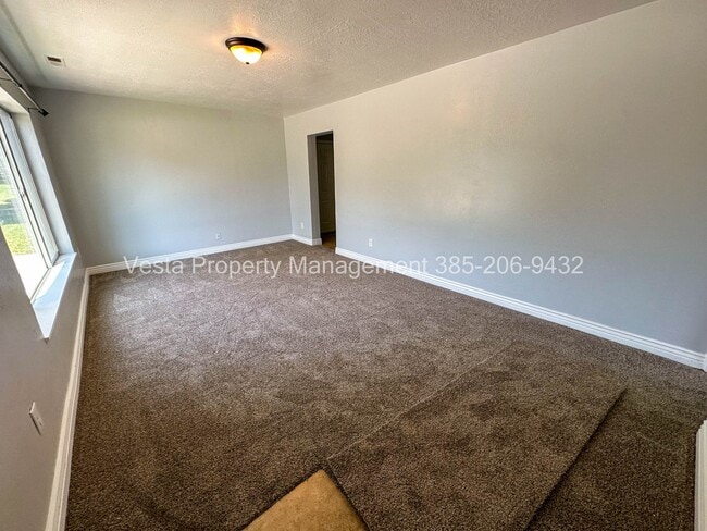 Building Photo - 3506 Eccles Ave