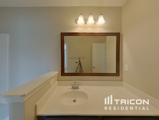 Building Photo - 403 Royalston Ct