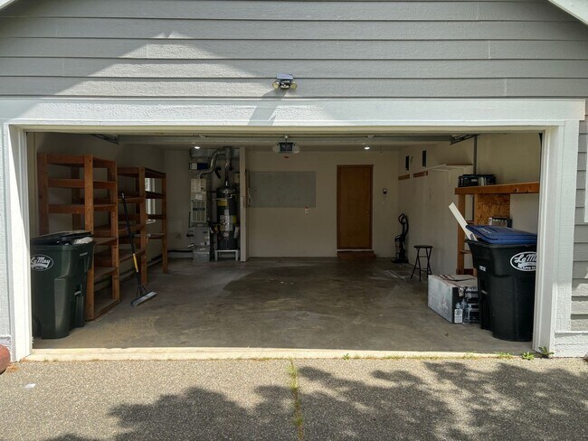 Building Photo - Beautiful 3 Bedroom Lacey House for Rent!