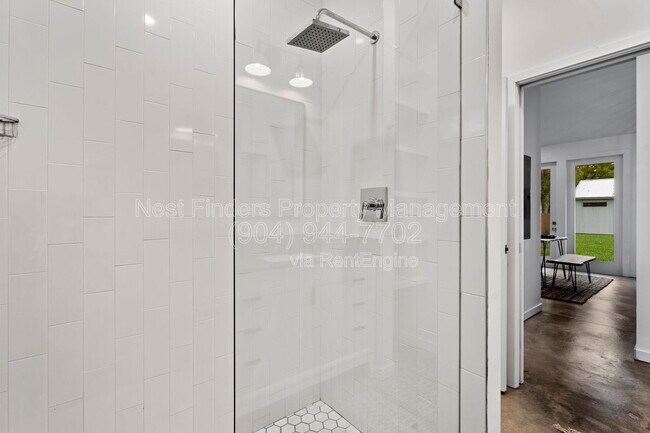 Building Photo - 581 Hazel St