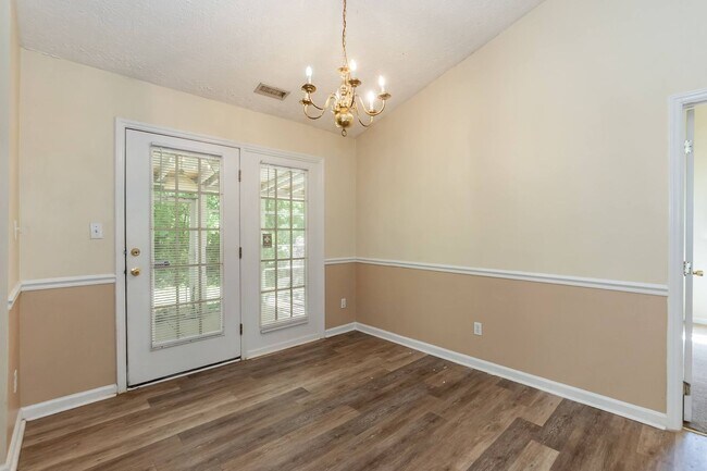 Building Photo - Wonderful 3 Bedroom Raleigh Ranch Home