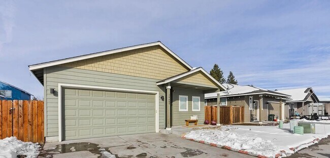 Building Photo - Charming 3-Bedroom, 2-Bathroom Home in Huntington Meadows