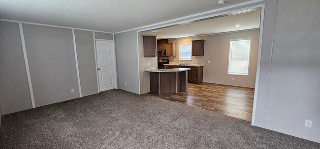 Building Photo - 63 Tulip Ln