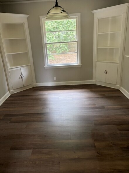 Building Photo - 3539 Honeysuckle Rd