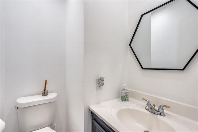 Building Photo - 15642 Overmead Cir