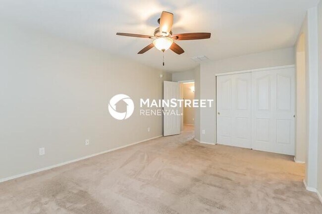 Building Photo - 4 Bedroom Pet-Friendly Home in TUCSON, AZ with Main Street Renewal