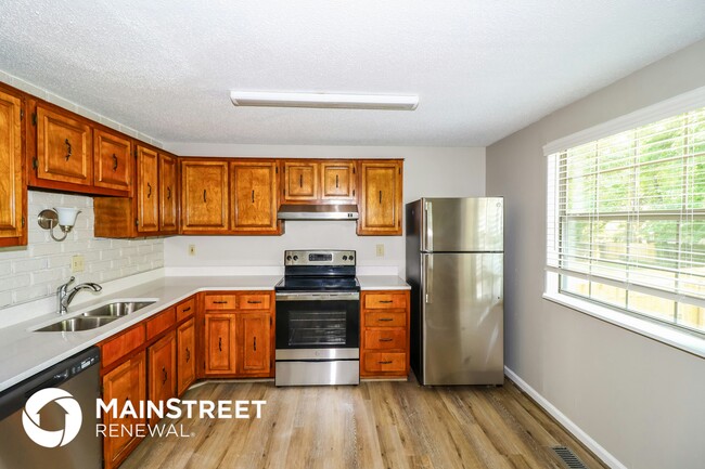 Building Photo - 6801 Autumnhill Ln