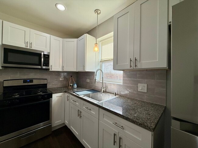 Building Photo - 2118 S 59th Ave