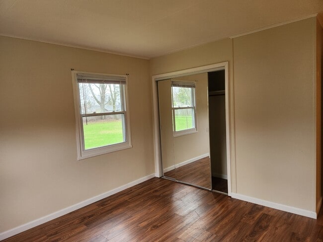 Building Photo - 118 Barclay Rd