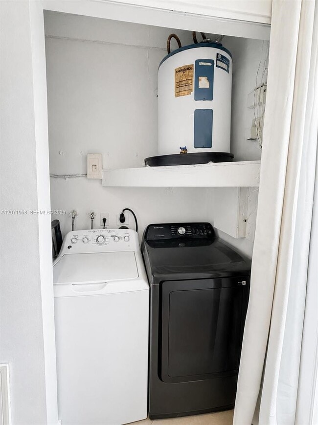Building Photo - 8142 Silver Palm Ct