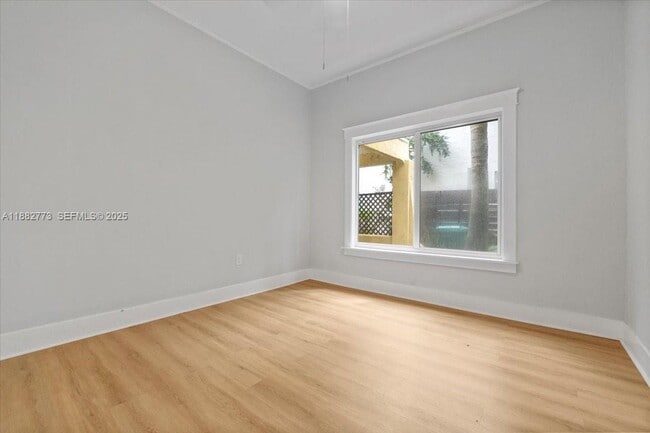 Building Photo - 34 SW 18th Rd