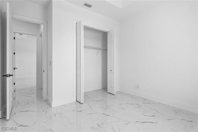 Building Photo - 106 NE 23rd St