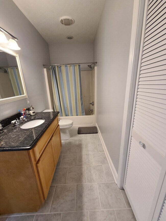 Building Photo - 195 Tennis Ranch Rd