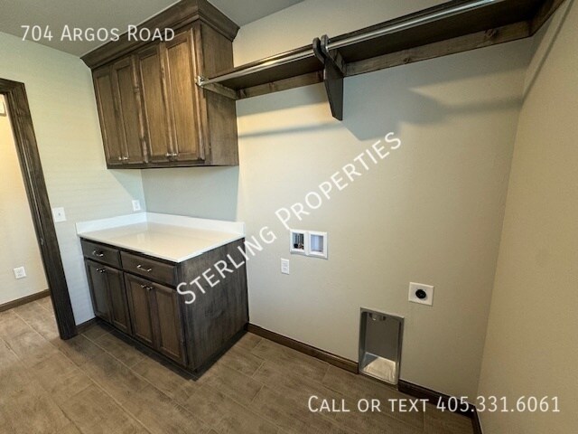 Building Photo - 704 Argos Rd