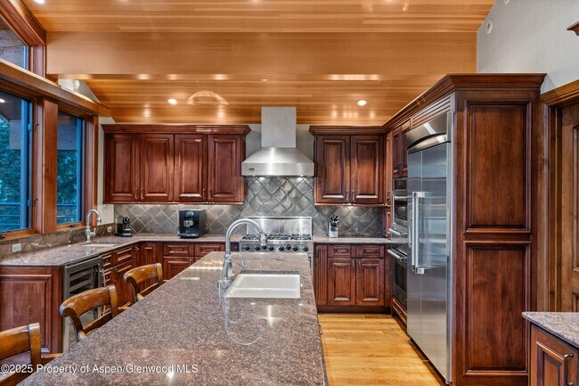 Building Photo - 315 S 1st St