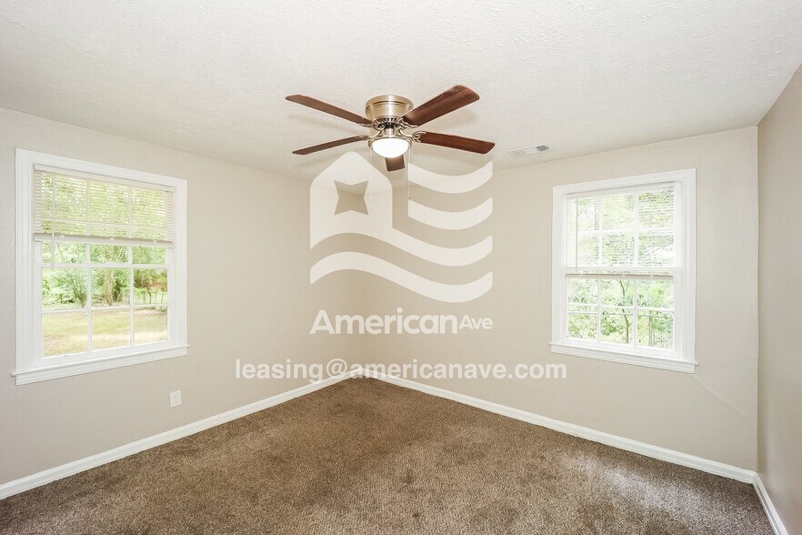 Building Photo - 2438 Pye Ave