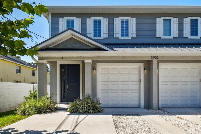 Building Photo - 3902 W Everett Ave