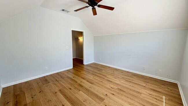 Building Photo - 6048 Garrett St
