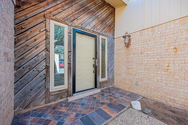 Building Photo - 105 Quail Run