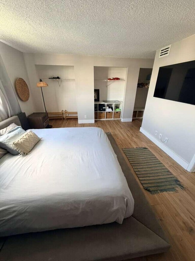 Building Photo - 301 SE 3rd St