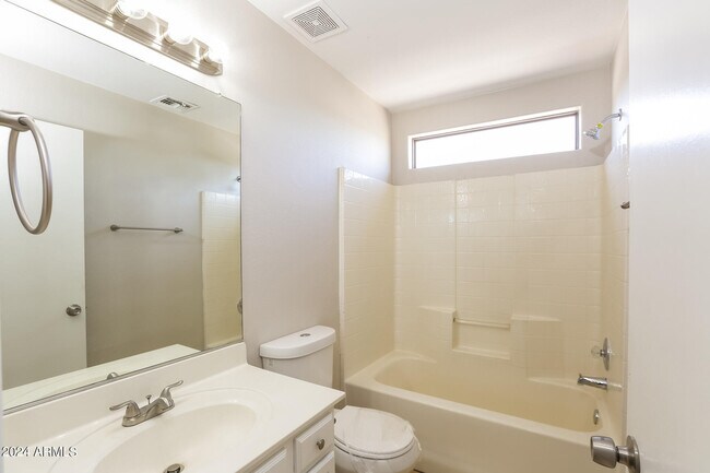 Building Photo - 2843 S 63rd Ln