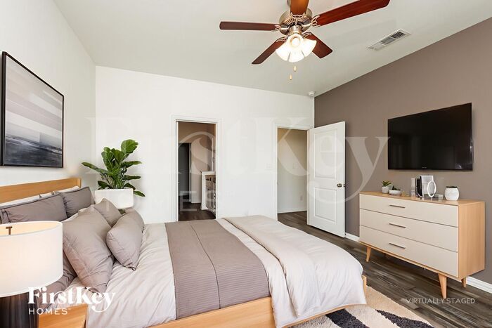 Building Photo - 7332 Parkside Pl Dr