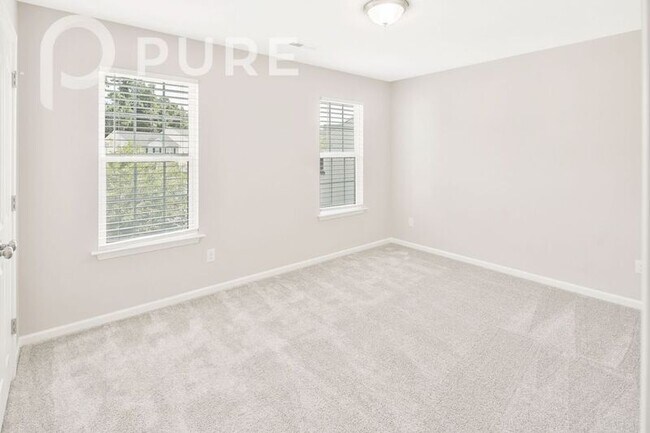 Building Photo - 4645 Esmeralda Drive