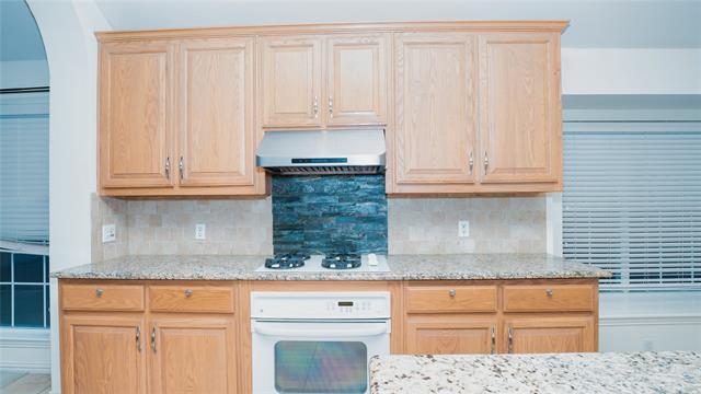 Building Photo - 15846 Grove Crest Dr