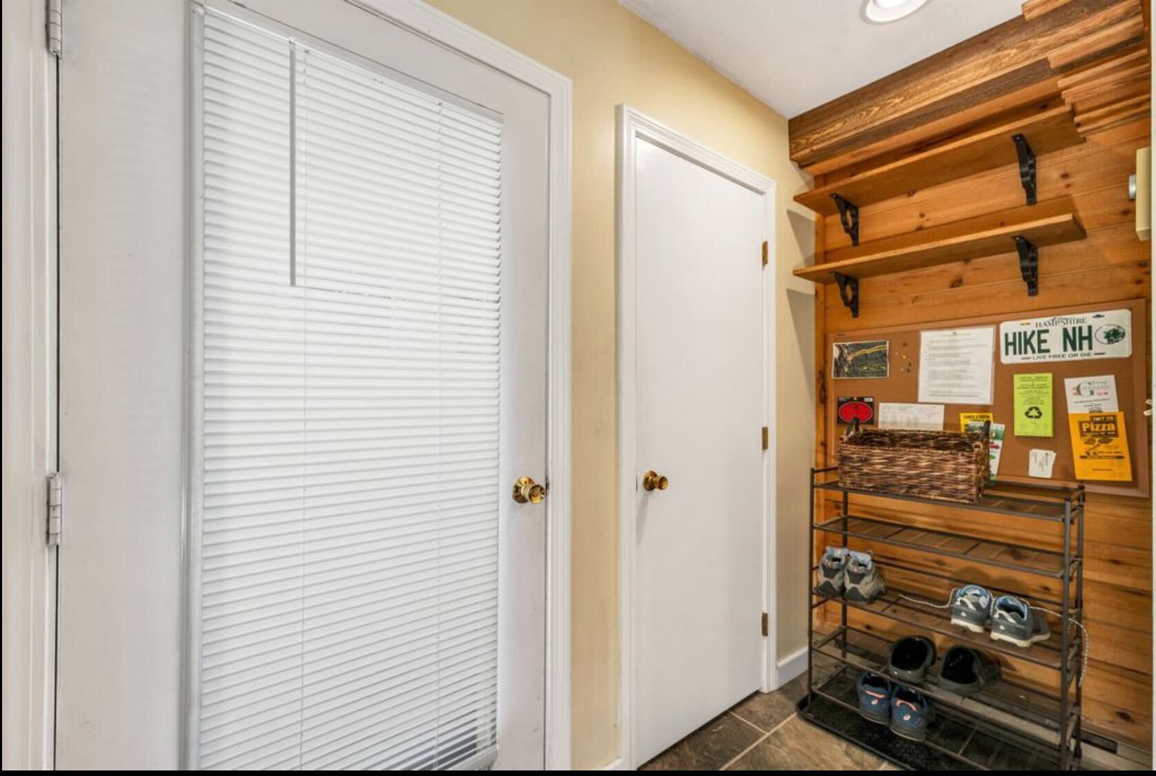 Building Photo - 56 Mountain River Ave