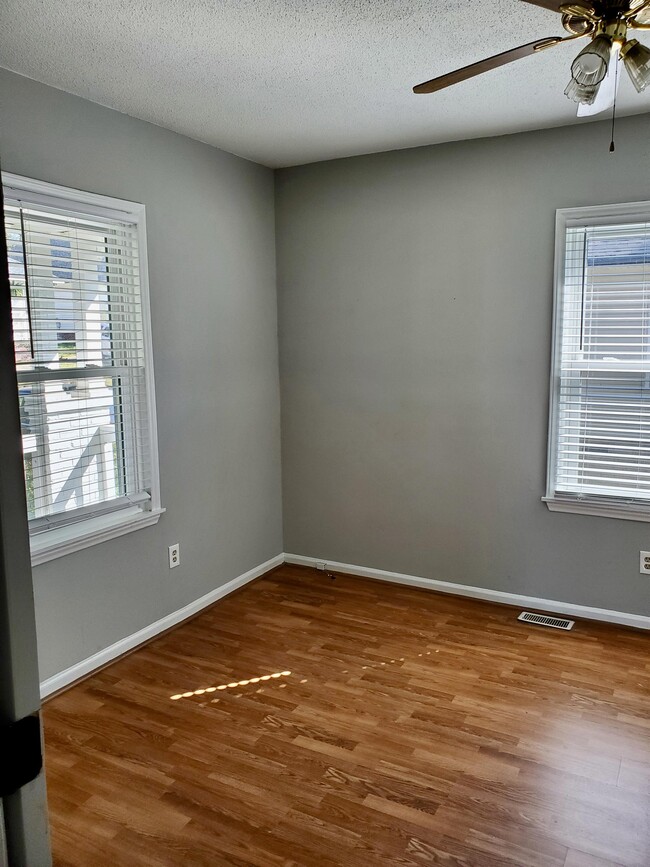 Building Photo - 529 Katonah Ave